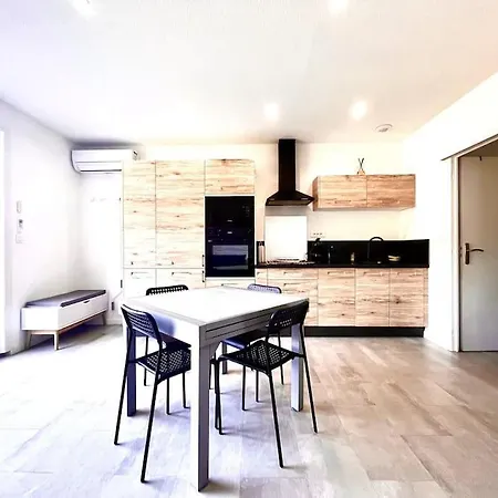 T2 Village Apartment *